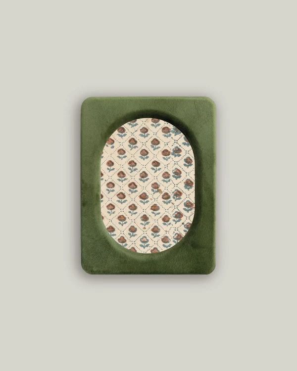 Mossy Green Velvet Photo Frame – Decorative Tabletop Frame, Size: 5"x7"