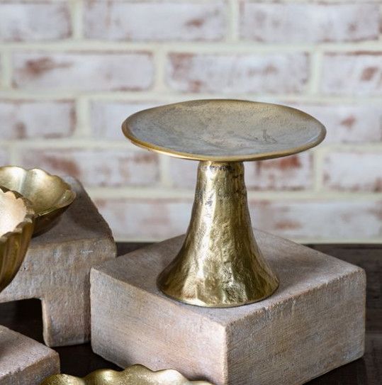 Hammered Gold Pillar Holder