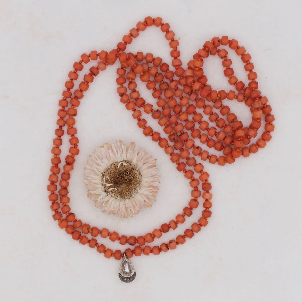 ANTIQUE ITALIAN CORAL WITH POLKI DIAMOND NECKLACE