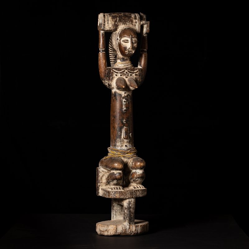 Gwandusu Female Statue