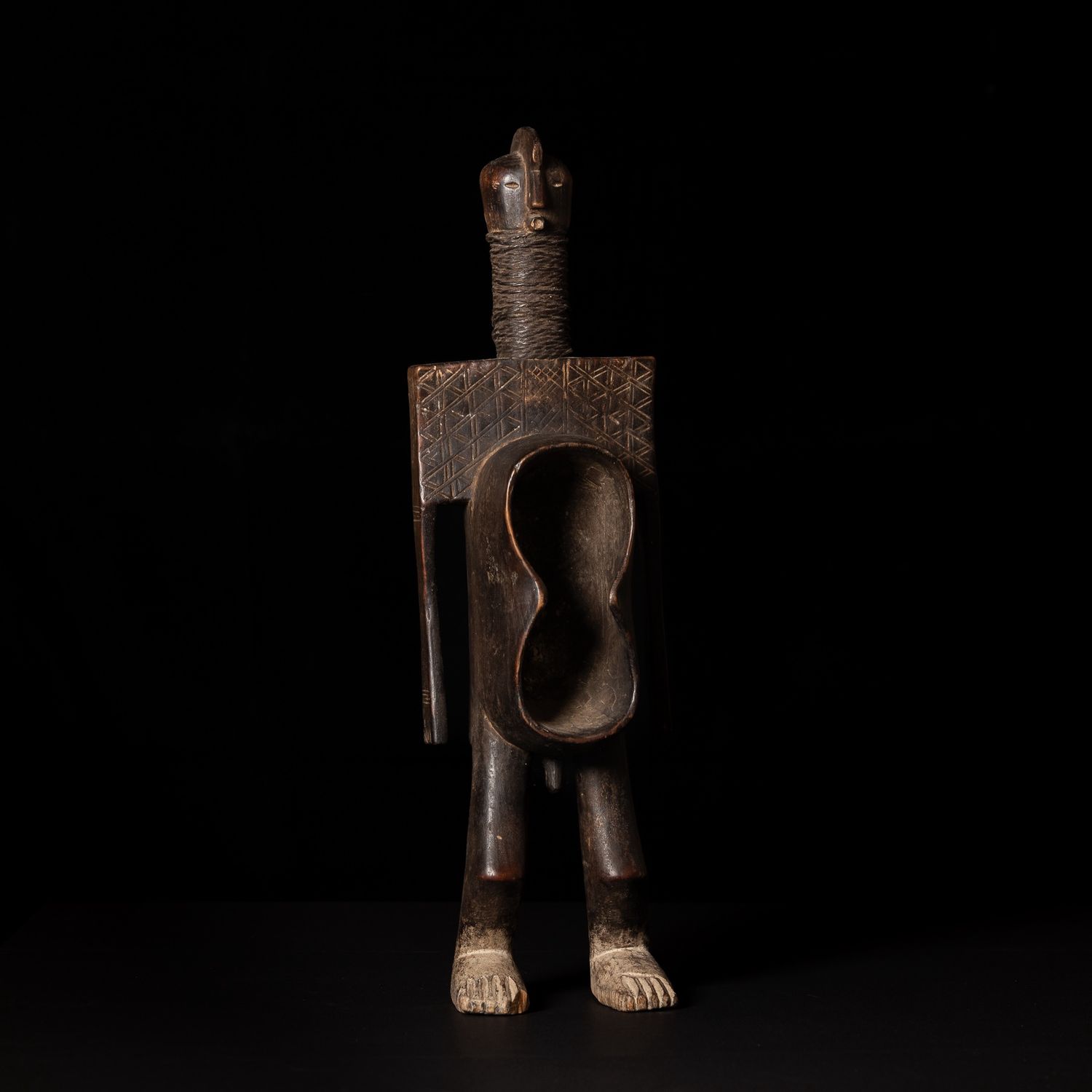 Antique Koro Cup Statue, Size: 25.5"