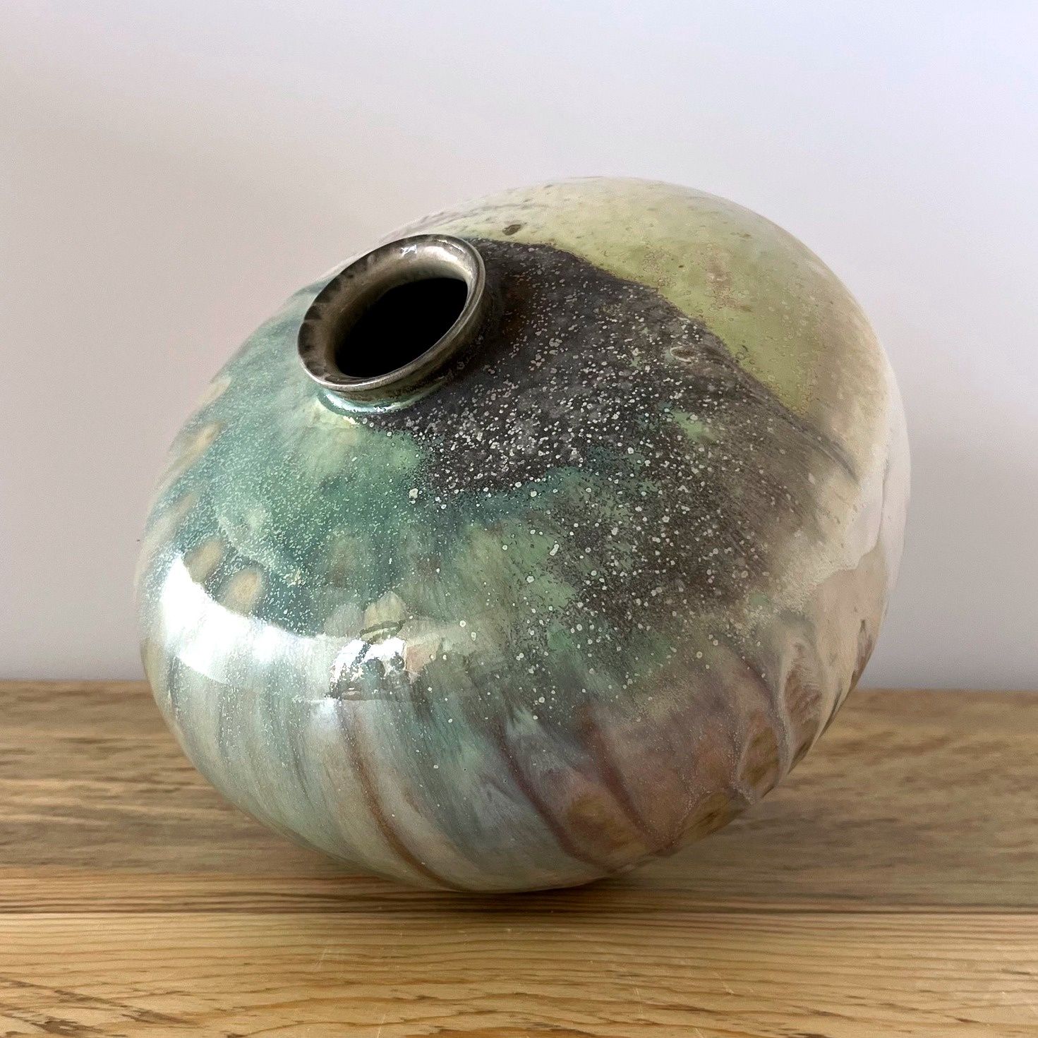 Jamille Cucci - Wood Soda Vase