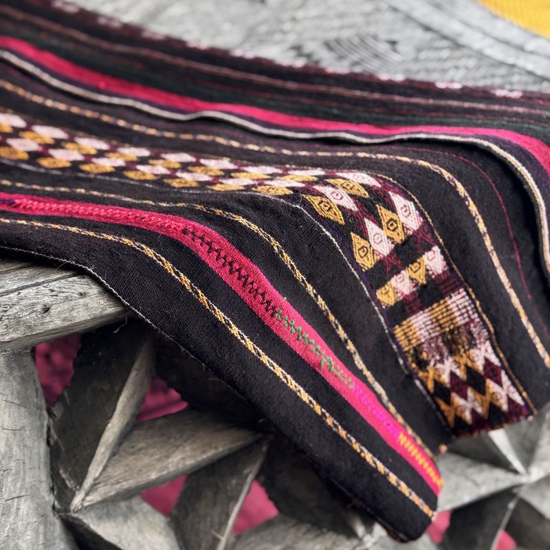 Vintage Handwoven Peruvian Manta - Zoe