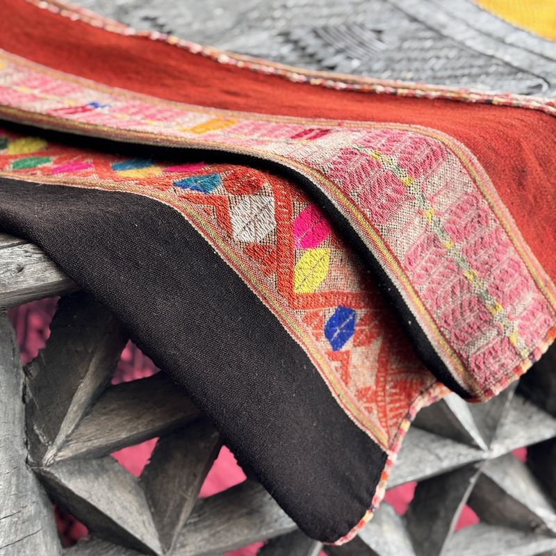 Vintage Handwoven Peruvian Manta - Abigail