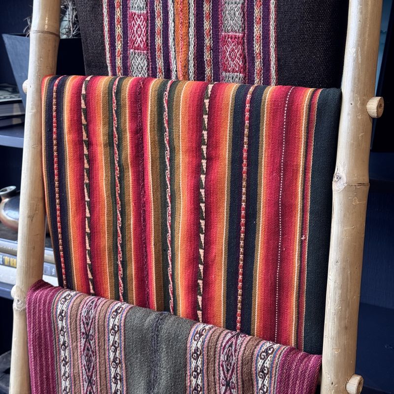 Vintage Handwoven Peruvian Manta - Luciana