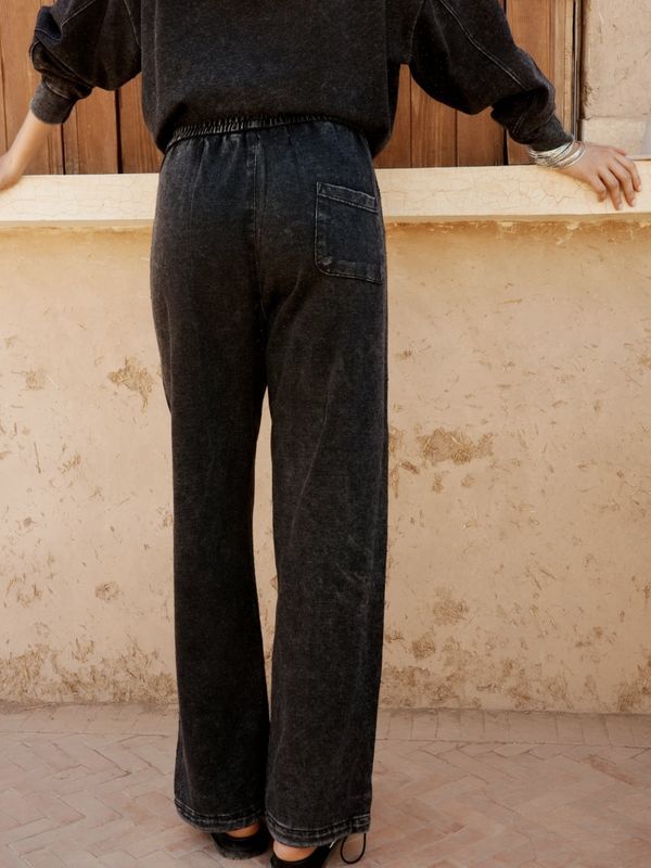 Sweatpants met rhinestones