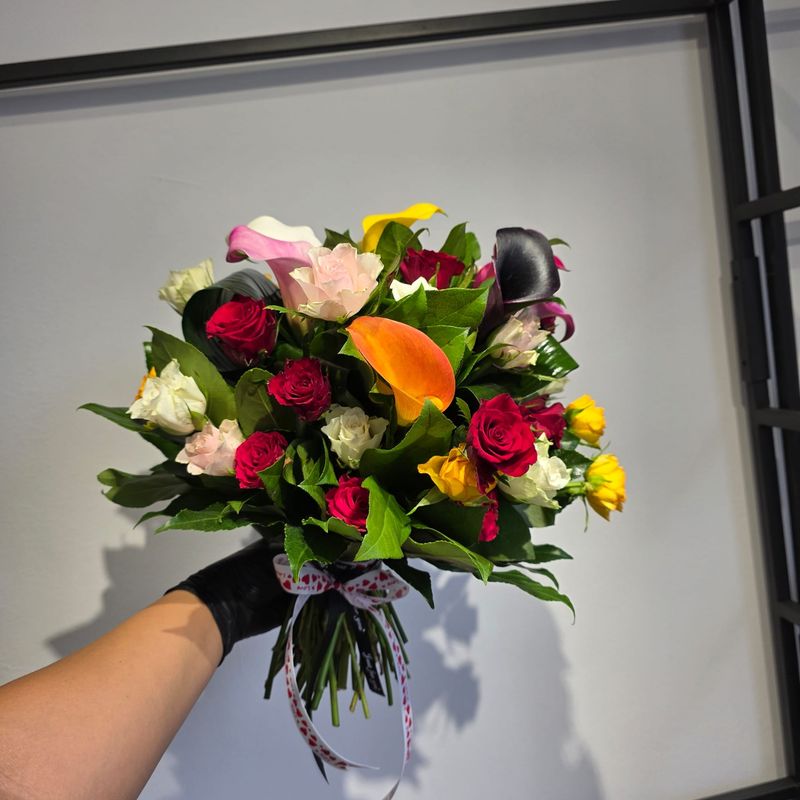 Buchet mix Calla + trandafiri