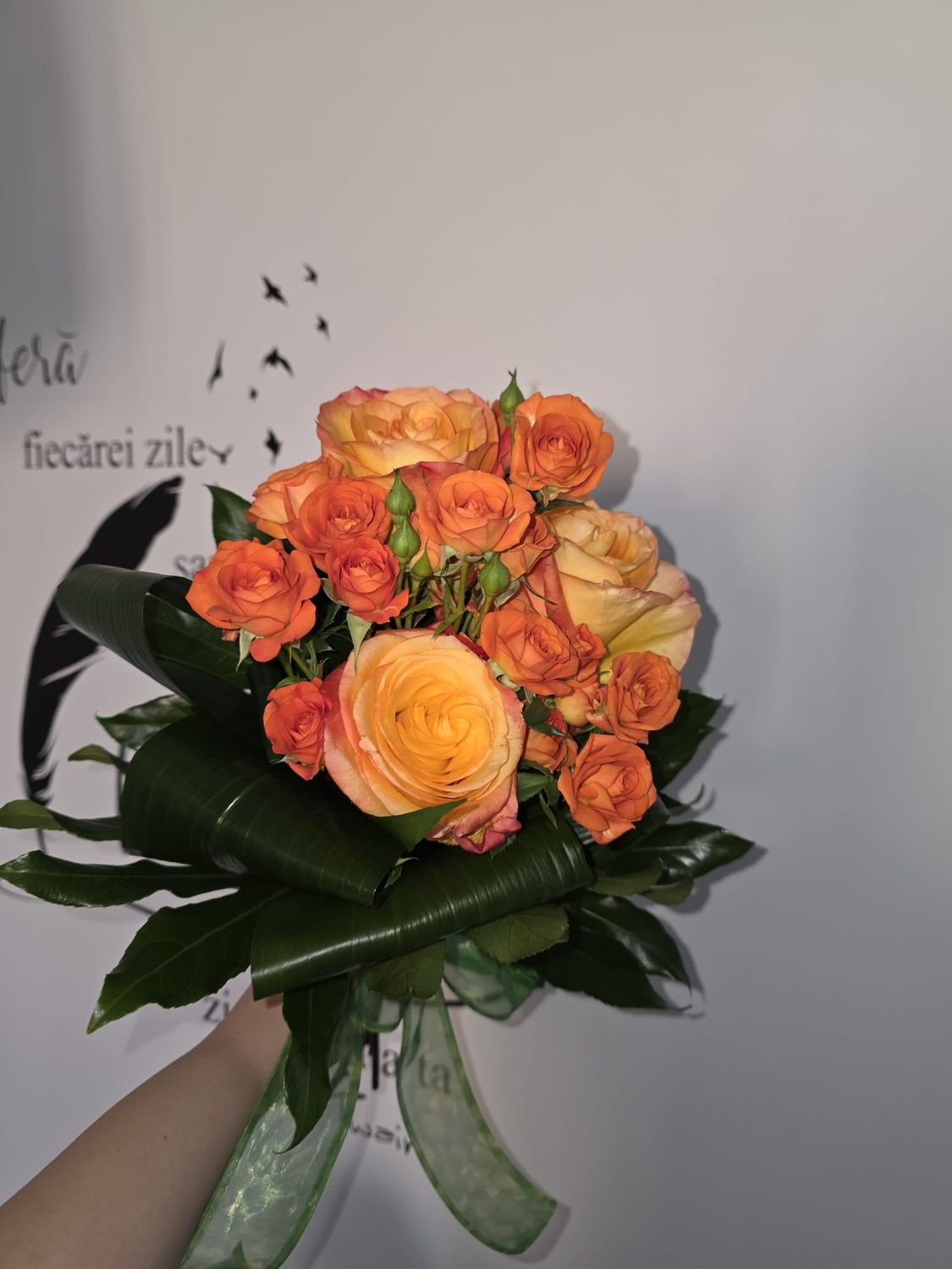 Buchet portocaliu trandafiri +miniroze