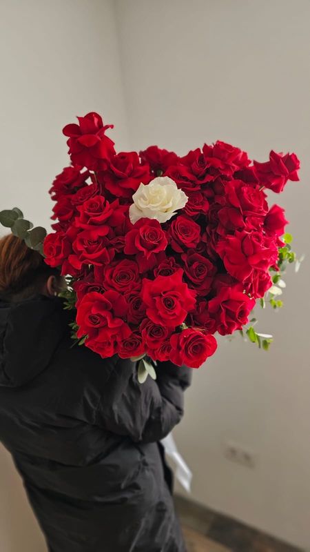 Buchet 101 trandafiri 