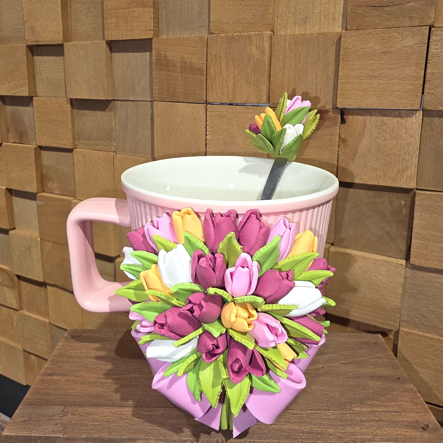 Cana&amp;lingurita buchet lalele colorat