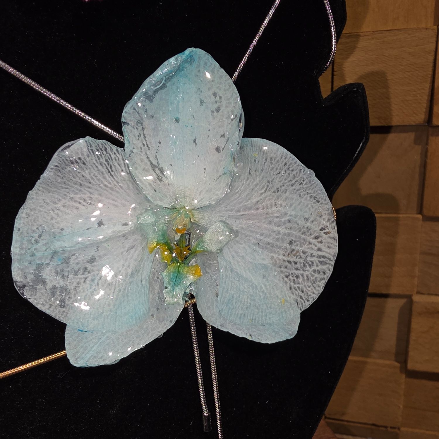 Colier reglabil orhidee albastra