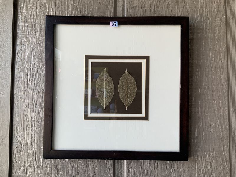 2 leaf picture frame