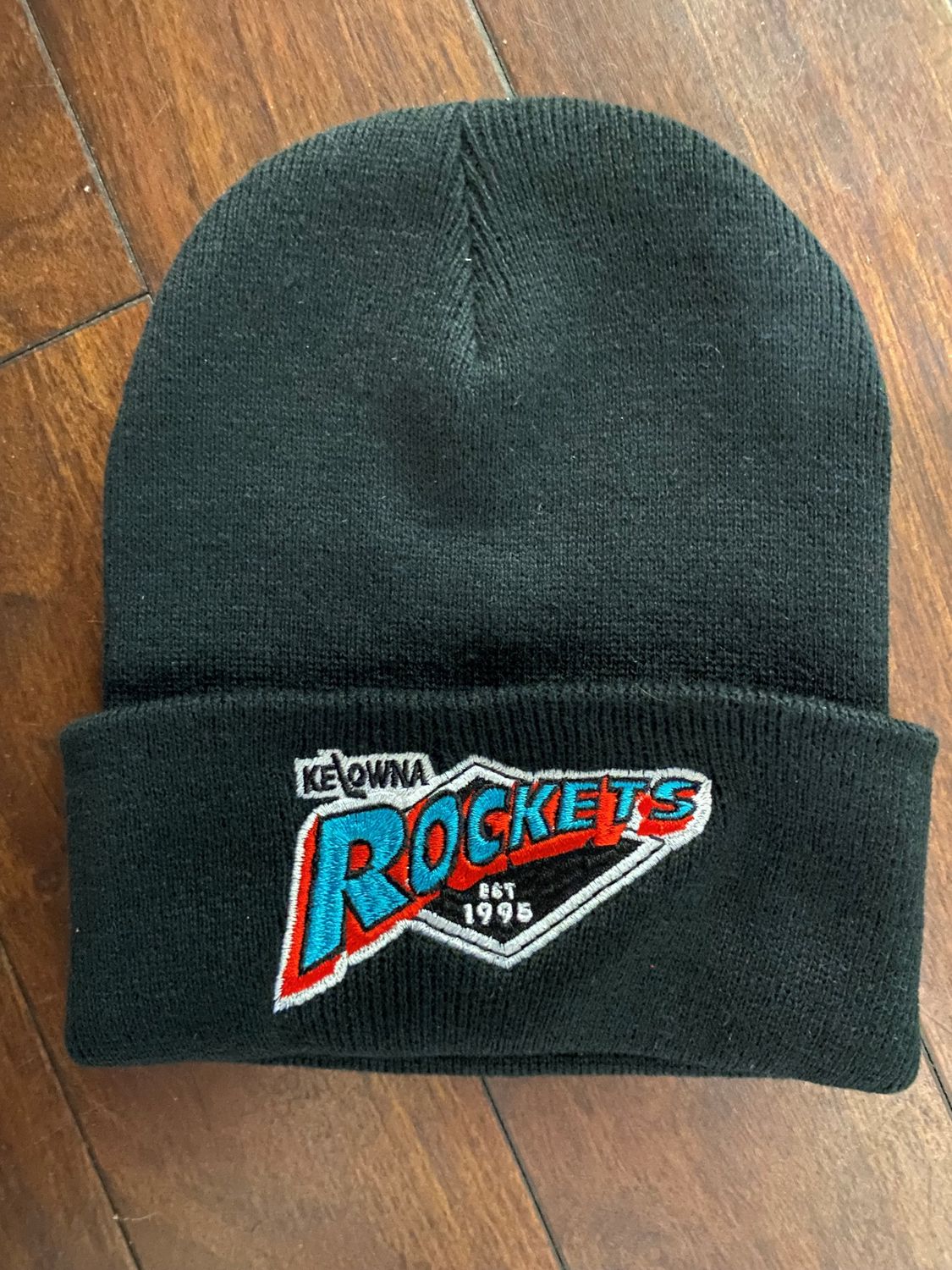 Black Solid Cuffed Toque - Retro Logo