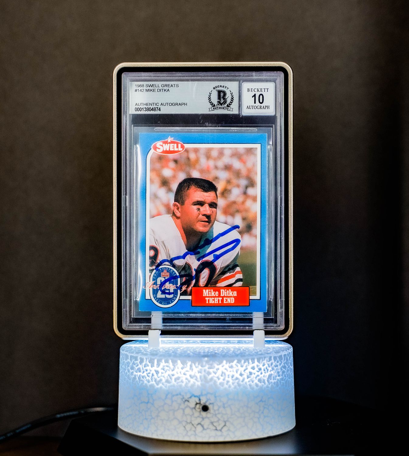 1988 SWELL Greats Mike Ditka #142 (BGS 10 Authentic Autograph BGS: #00013804874)