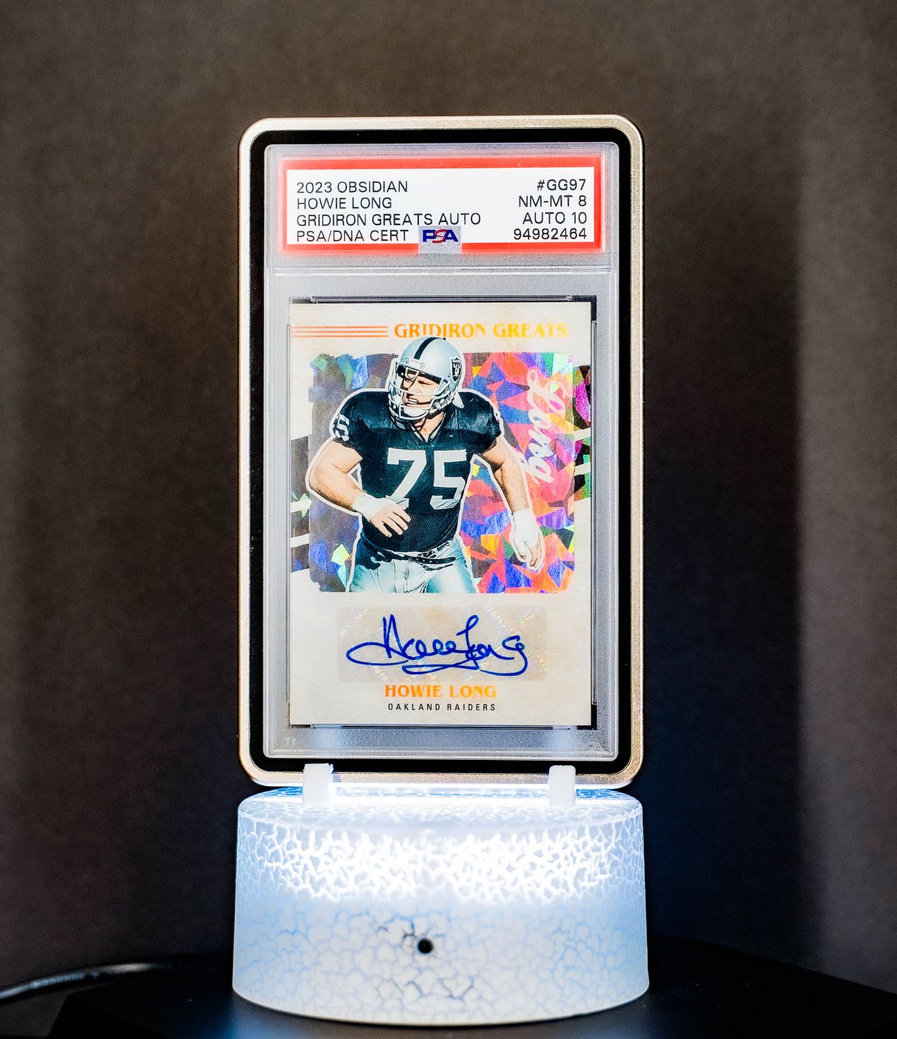 2023 Obsidian Gridiron Greats Autographs Howie Long #GG97 (POP 1) PSA NM-MT 8, Auto 10