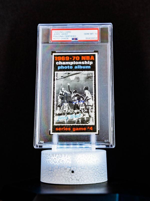 1970-71 Topps Basketball Championship Photo Album Jerry West Auto #171 – PSA GEM MT 10 Auto