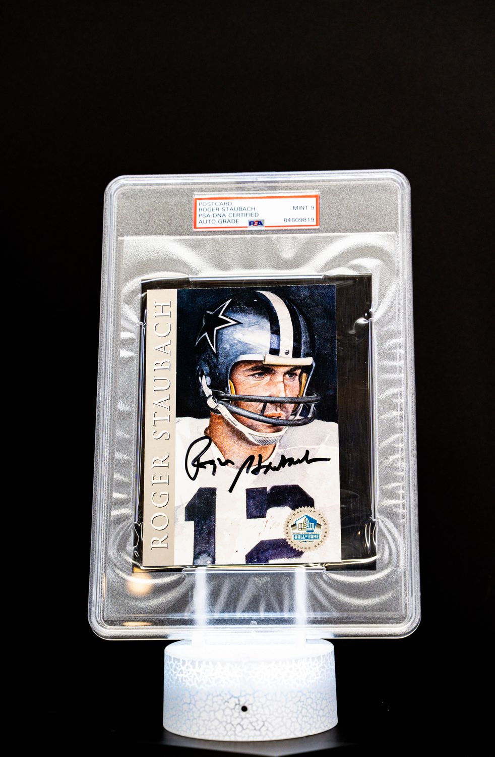 1998 H.O.F. Hall of Fame Signature Series Roger Staubach Autograph (SN: 352/2500) – PSA Mint 9 Card / Auto Grade – Oversized Limited Edition
