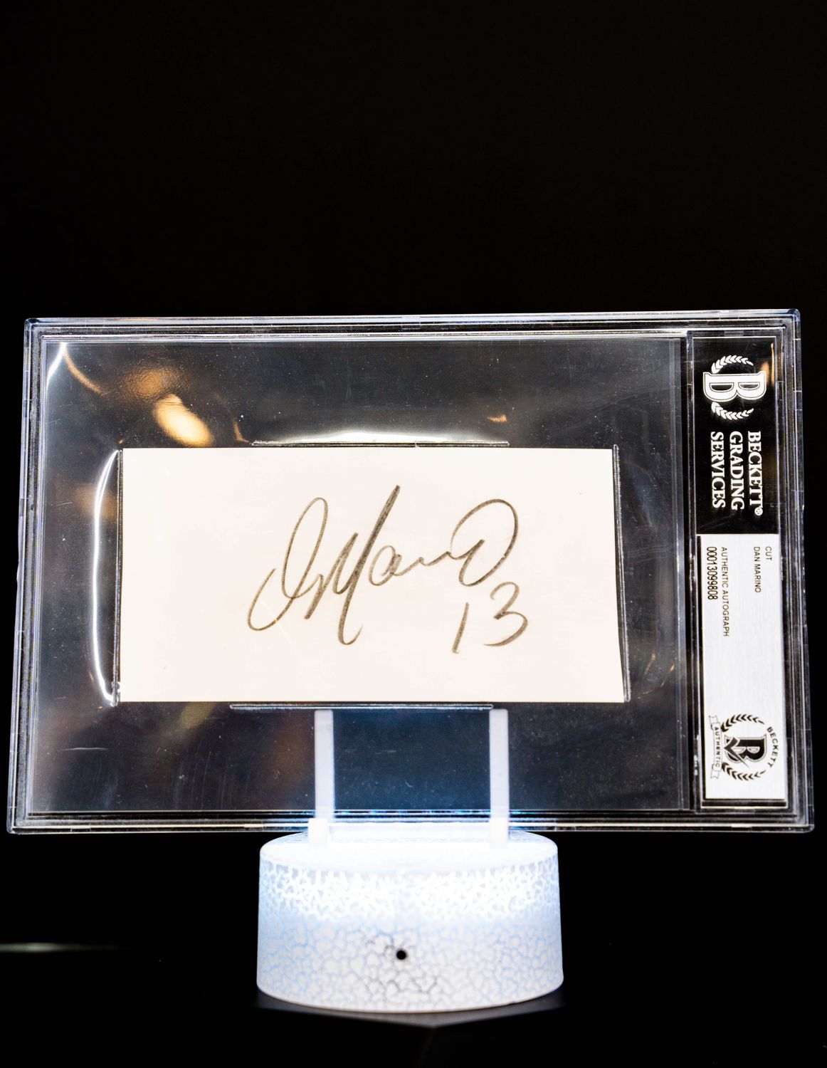Index Card Autographed by Dan Marino (BGS Authentic Auto BGS: #00013099808)