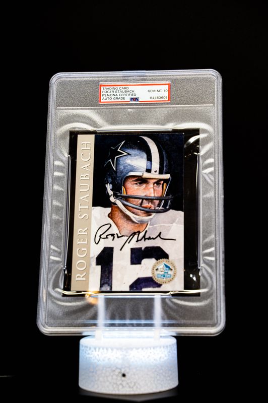 1998 H.O.F. Cards Hall of Fame Signature Series Roger Staubach Auto (SN: 2032/2500) Large Sized Card – PSA GEM MT 10 Auto