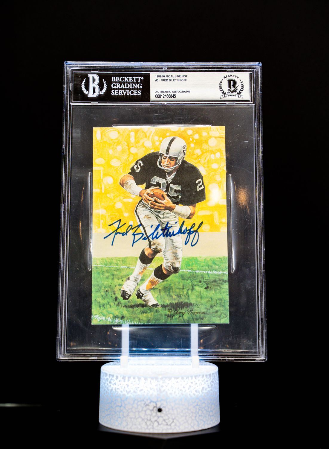 1991 H.O.F. Cards Hall of Fame Signature Series Fred Biletnikoff Auto (SN: 2161/5000) Large Sized Card (BGS Authentic Auto BGS: #00012466845)