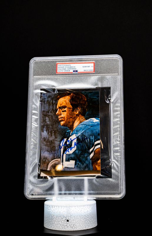 Roger Staubach Autographed Oversized Photograph – PSA/DNA Certified Auto – GEM MT 10 – Large Format Display Piece