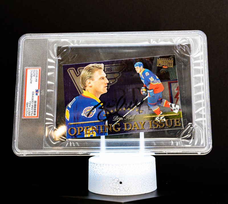Donruss Priority Opening Day Issue Brett Hull Autographed Oversized Postcard – SN: 1/1000 – PSA/DNA Certified Auto – Limited Edition