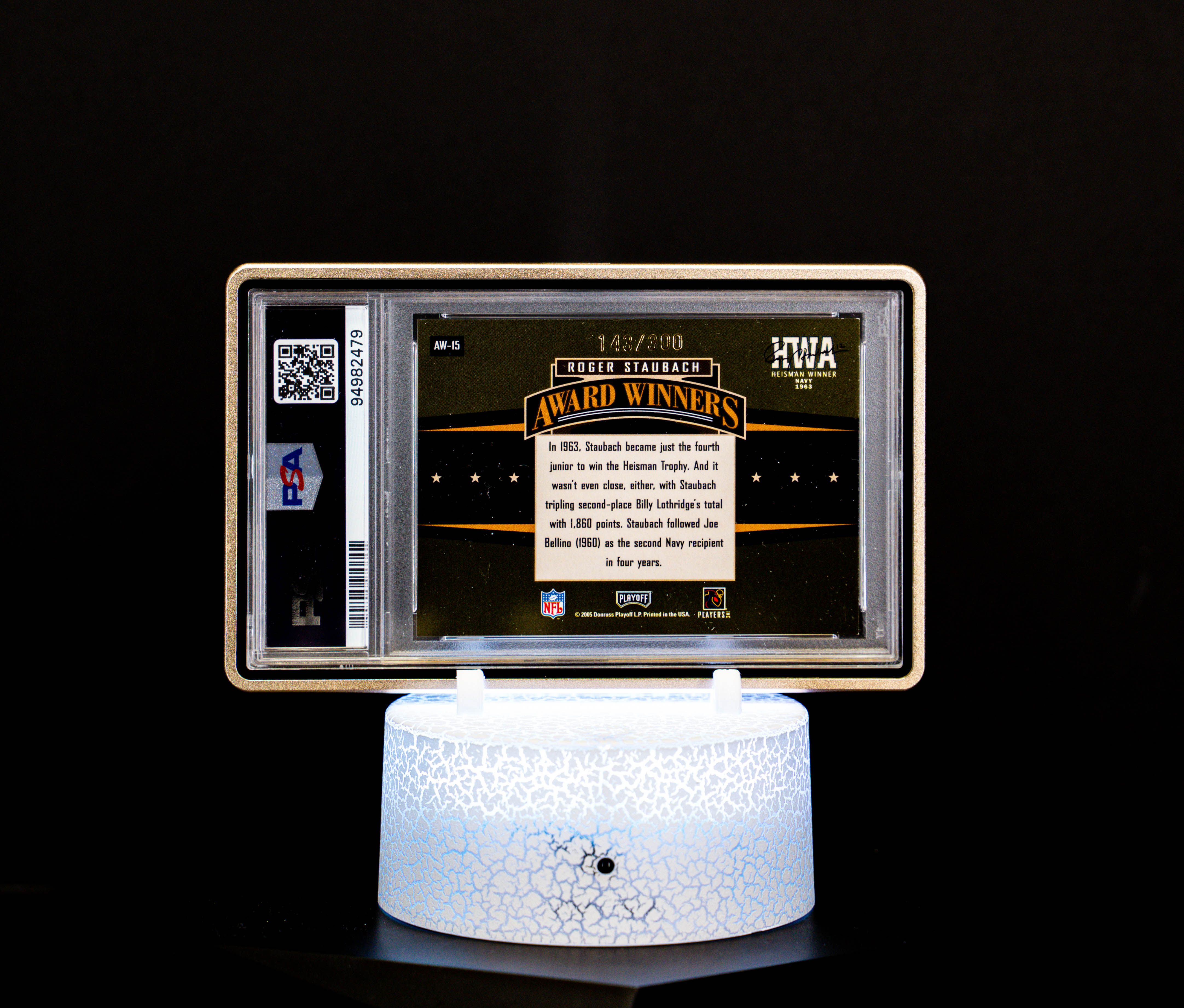 2005 Playoff Honors Award Winners Roger Staubach Auto SN143/300 PSA NM 7 Auto 10 #AW-15
