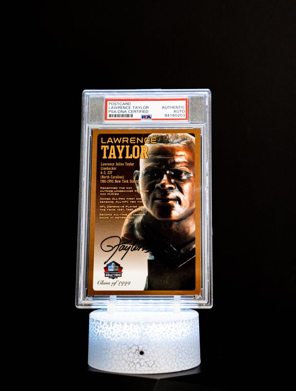 Class of 1999 Post Card Lawrence Taylor (Medium Card) 118/150 (PSA: Authentic Auto PSA: #84160203)
