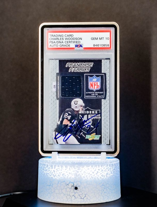2002 Score Franchise Fabrics Charles Woodson #FF-4 PSA Auto GEM MT 10