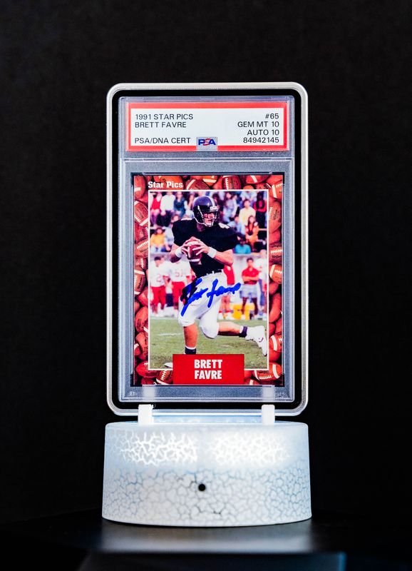 1991 Star Pics Autographed Brett Favre #65 – PSA GEM MT 10, Auto GEM MT 10 (PSA Cert #84942145)