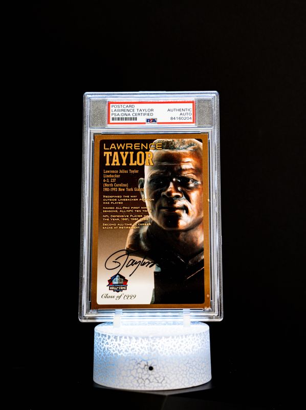 Class of 1999 Post Card Lawrence Taylor (Medium Card) 138/150 (PSA: Authentic Auto PSA: #84160204)