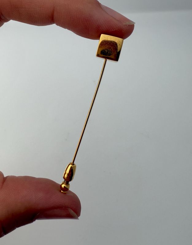 The Georges: Trifari Gold-Tone Stick Pin