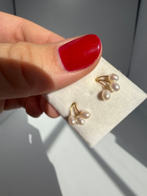 The Rebecca: 14K Gold and Freshwater Pearl Drop Stud Earrings