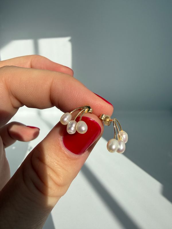 The Rebecca: 14K Gold and Freshwater Pearl Drop Stud Earrings