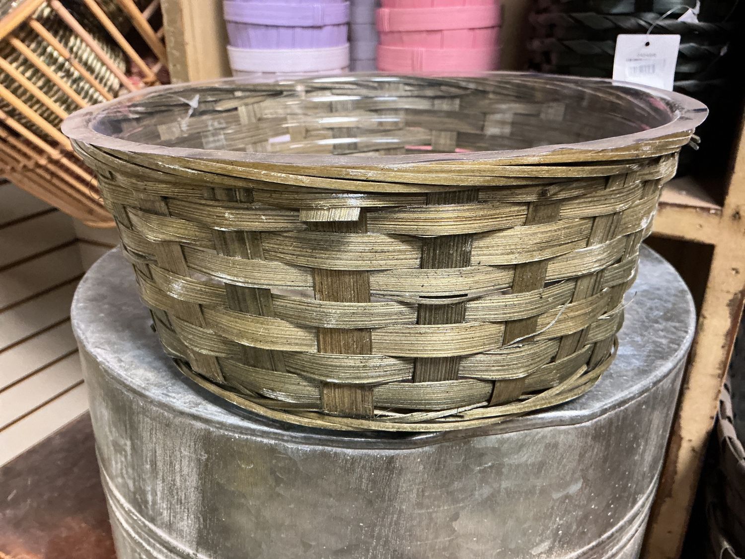 Round Wicker (med)