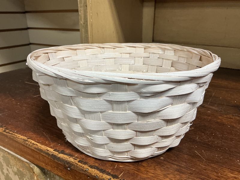 White Round Wicker (sm)