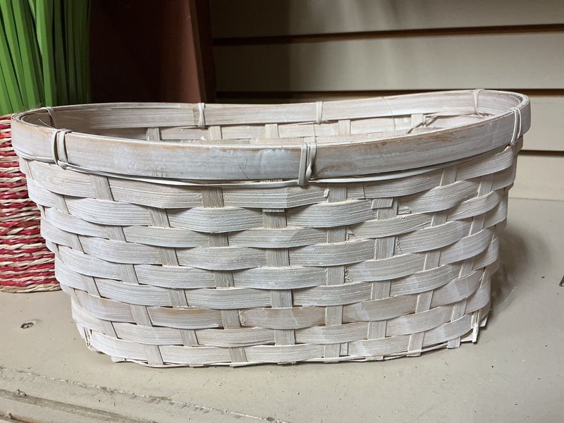 White Oval Wicker (lg)