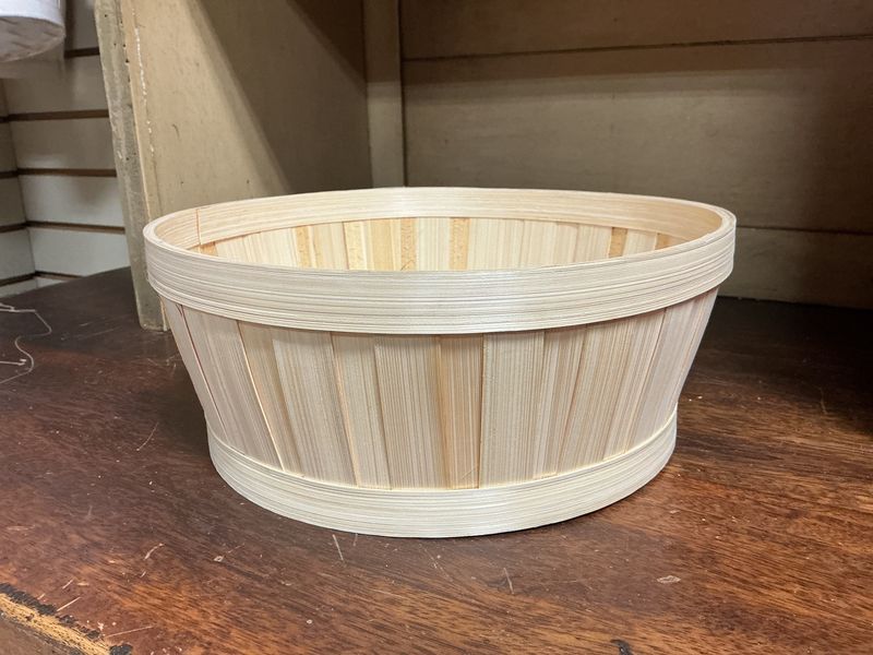Tan Round Flat (med. woven) Wicker