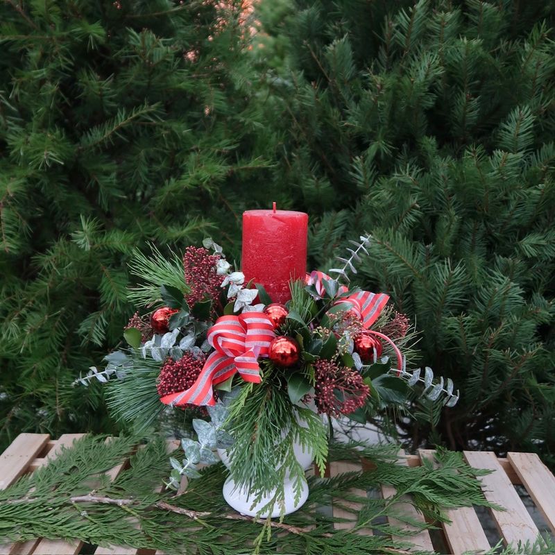 Classic Red Centerpiece