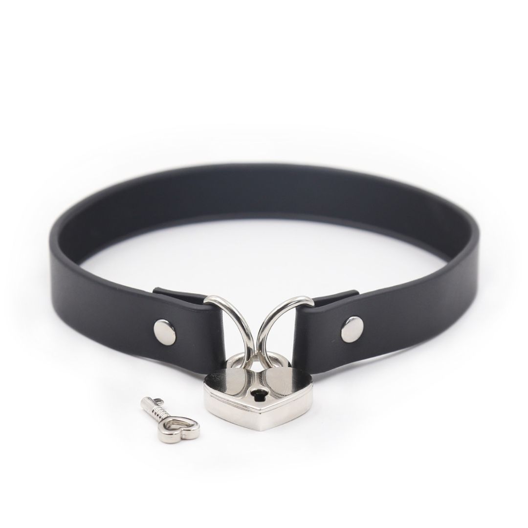 Heart Locker Neck Collar, Colour: Black