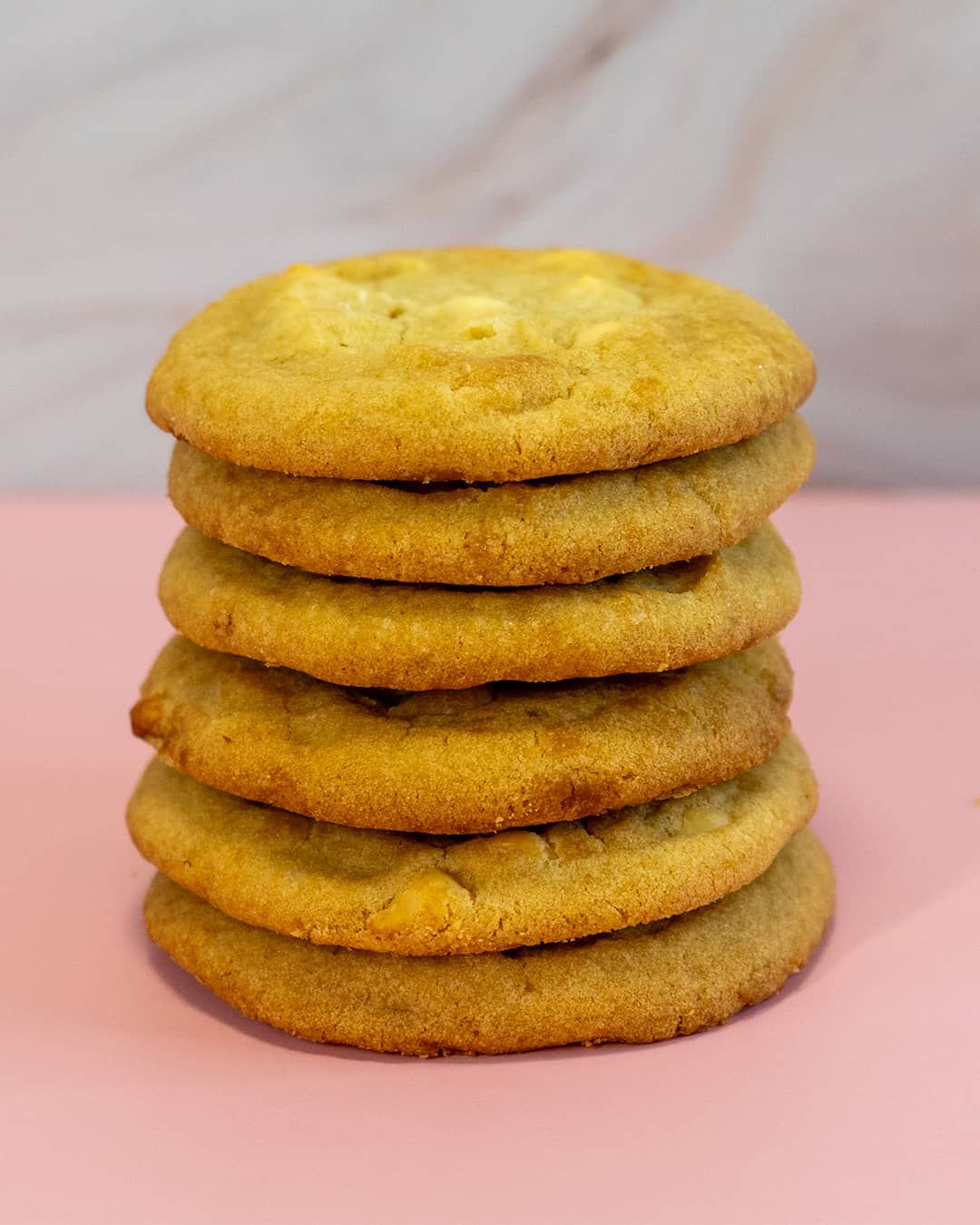 Lemon Cookie with White Chocolate