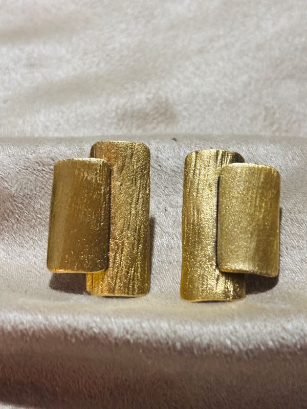 Σκουλαρίκι