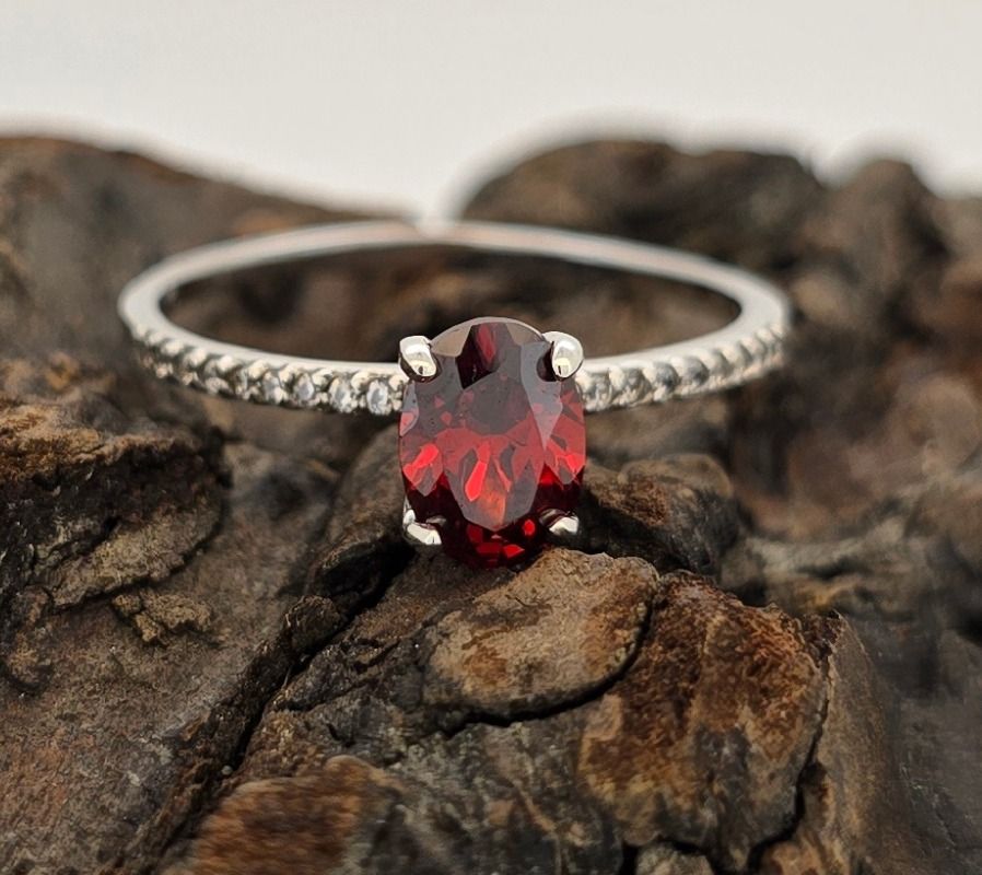 Garnet &amp; CZ Sterling Silver Ring – Oval Blood-Red Gemstone in 4-Claw Setting