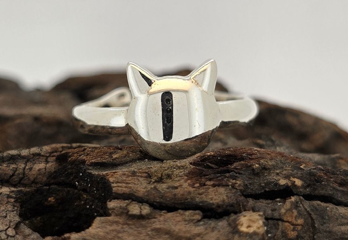 Whimsical Cat Signature Ring – Sterling Silver Band with Paw-Shaped Ends