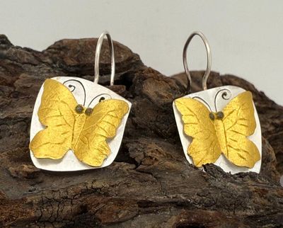 Golden Butterfly Elegance Earrings – Sterling Silver Discs with Gold-Plated Butterfly &amp; Marcasite Accents