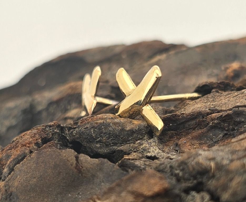 X Gold Studs – 9ct Yellow Gold X-Shape Stud Earrings
