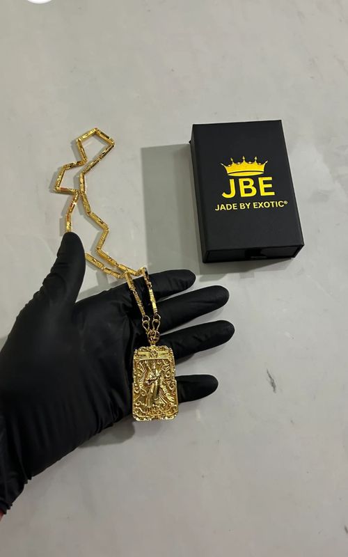 24K SQUARE PENDANT