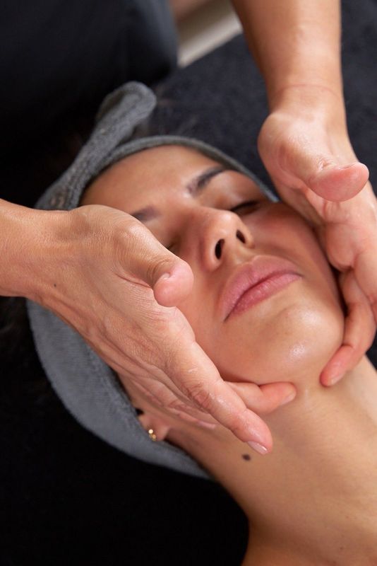 Masaje Terapéutico Facial