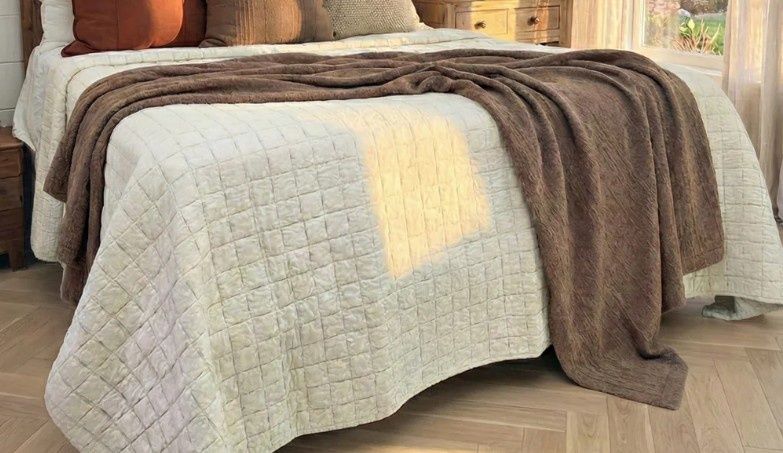 Lagoon Linen Bed Quilt - Natural