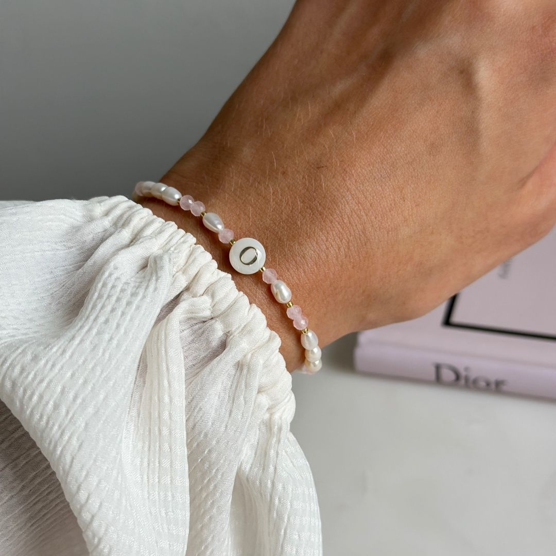 Bransoletka Delicate Rose z literką